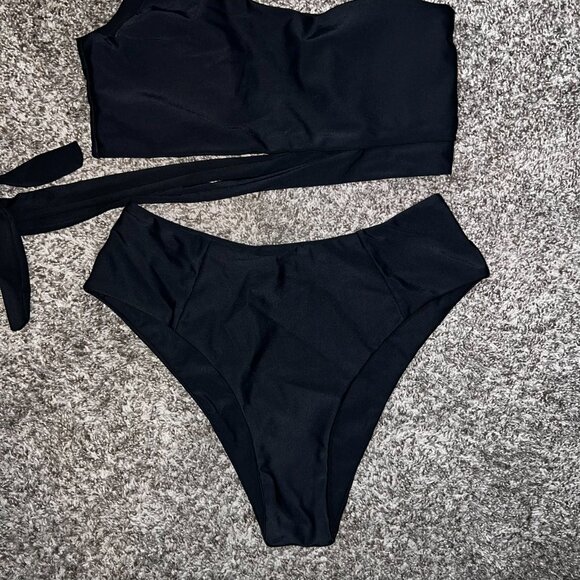 Women’s Medium Black One-Shoulder Bikini Set Asymmetrical Two-Piece Swimwear - Picture 4 of 5